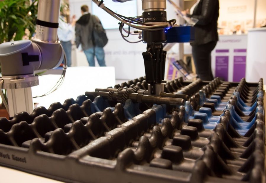 SEAT Componentes y Eurecat desarrollan un robot colaborativo capaz de adaptarse a su entorno